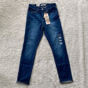 Dark Blue Levi’s Classic Mid-Rise Skinny Jeans